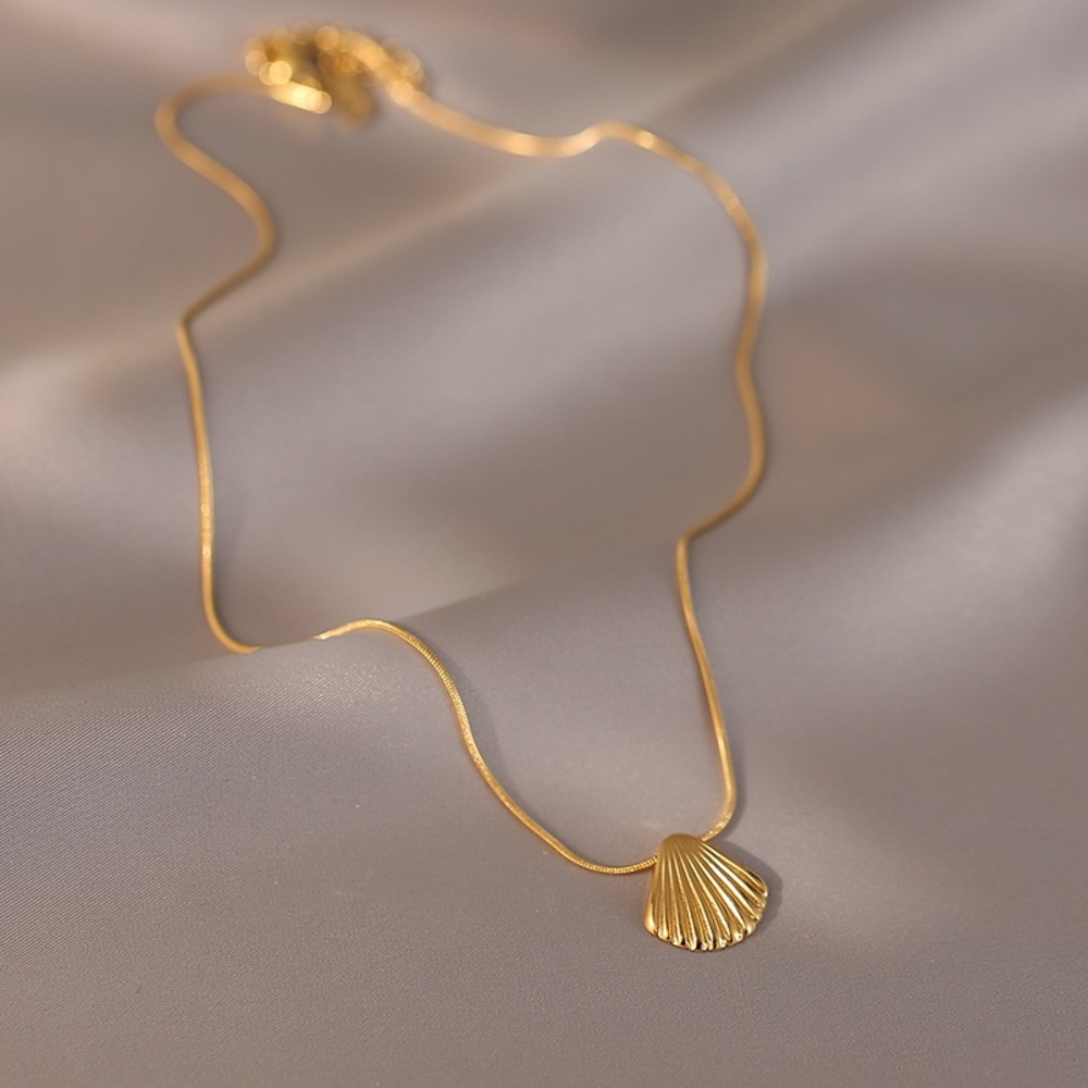 18K Gold Plated Shell Necklace*Ocean Inspired Necklace*Beach Vacation*LW